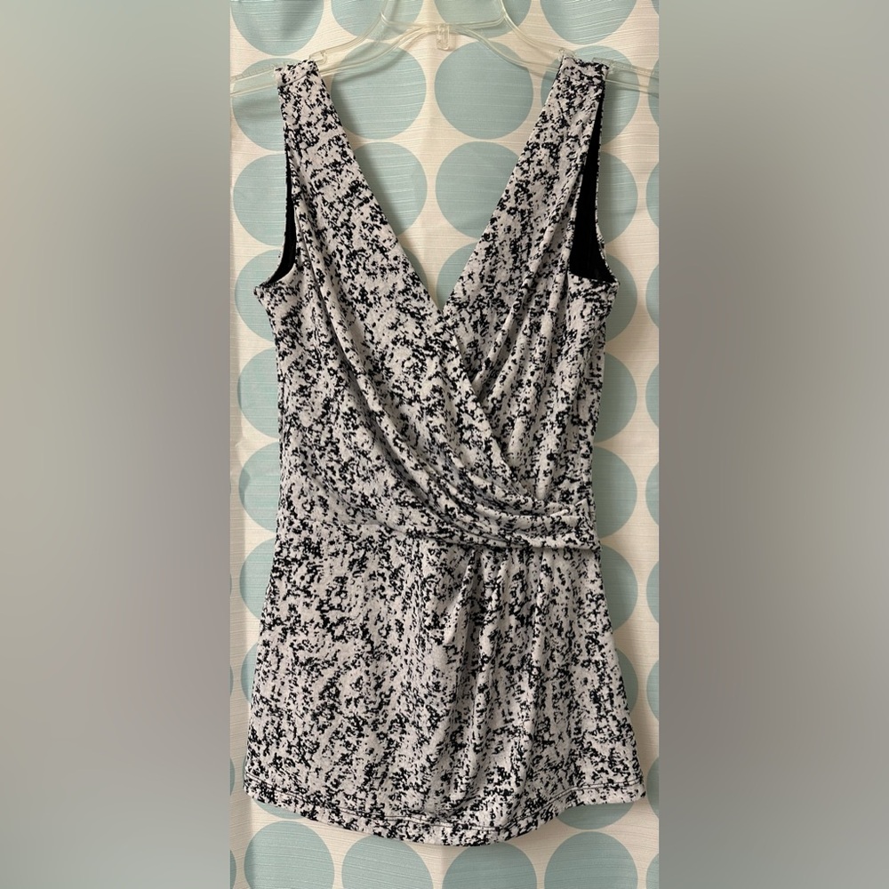 H&M V-neck Tank, Black/White, Size M